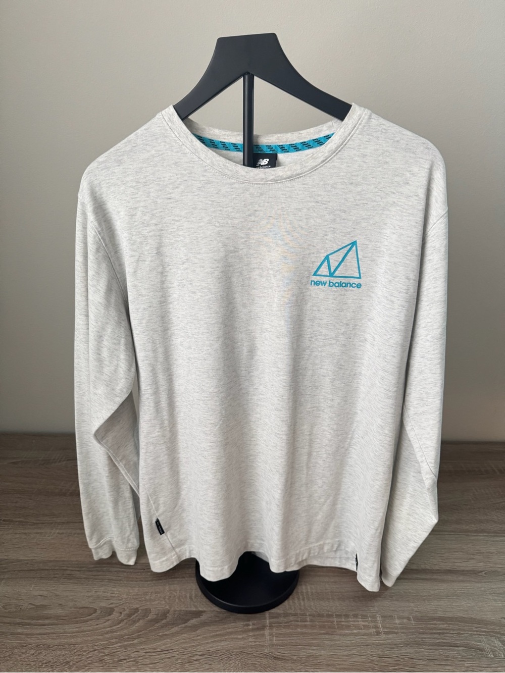 New Balance All Terrain Graphic Long Sleeve T Shirt Mens Medium Gray Logo Tee